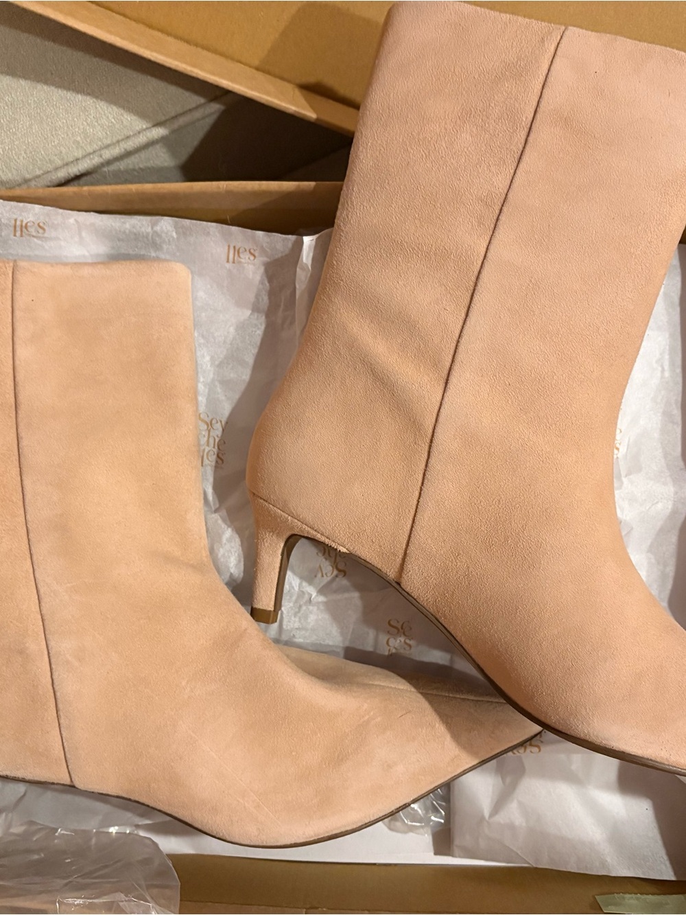 Seychelles Blush Suede Mid-Heel Ankle Boots